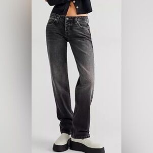 NWT Free People We The Free Shelby Low-Rise Boyfriend Jean in Backseat Black 26